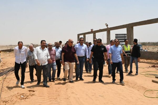 نائب وزير الإسكان يتابع مشروعات المياه والصرف بالعاشر من رمضان لدعم التوسع العمراني