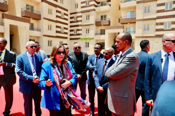 وفد إريتري يزور حدائق العاصمة للاطلاع على تجربة الإسكان الاجتماعي المصرية