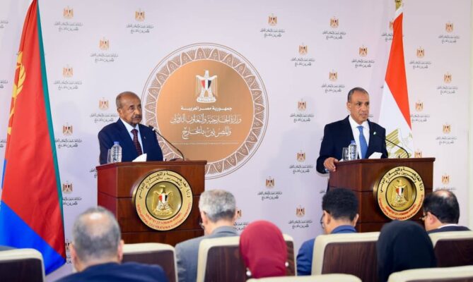 مصر وإريتريا تؤكدان رفض التدخلات الخارجية في أمن البحر الأحمر