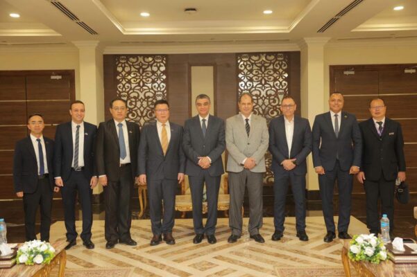 «الشراء الموحد» تبحث تشغيل مصنع جديد لإنتاج أجهزة الأشعة والتصوير الطبي في مصر