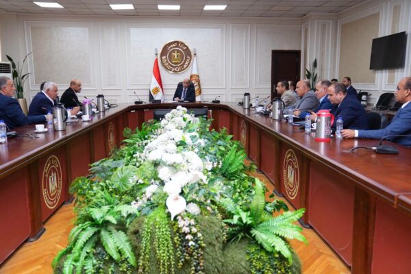 وزارة العمل: وحدة تيسير أعمال المستثمرين نافذة مباشرة لتسريع الإجراءات