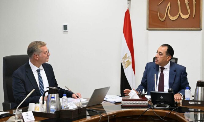 رئيس الوزراء يتابع مع وزير البترول زيادة إنتاج النفط والغاز.. واستعراض تطورات حقل «كرونوس» القبرصي