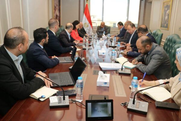 وزير الكهرباء: القطاع الخاص شريك رئيسي في التوسع بمشروعات الطاقة المتجددة