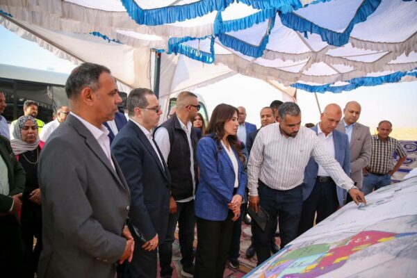 وزيرة الإسكان تتفقد مشروعات البنية الأساسية في العبور الجديدة وتوجه بتكثيف العمل