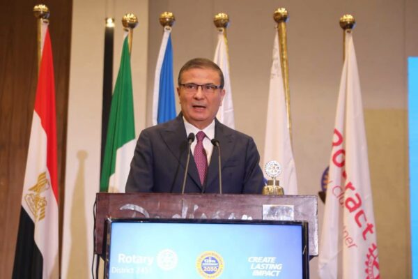 وزير الزراعة يستعرض خطة مصر لتحقيق الأمن الغذائي والتوسع في استصلاح الأراضي وزيادة الإنتاج