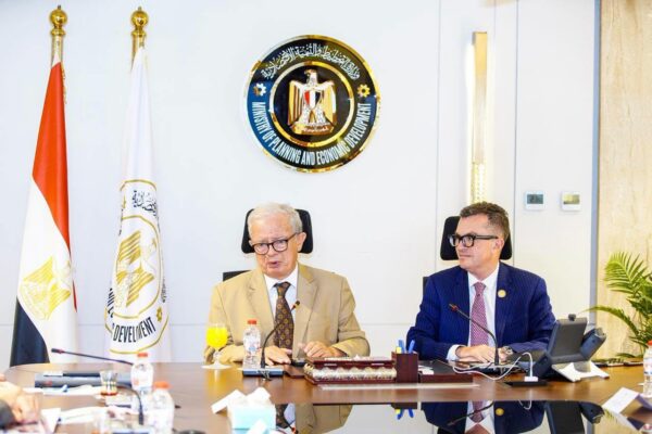 الحكومة تبحث تأسيس كيان مستدام لضمان تمويل مشروعات البنية التحتية والطاقة